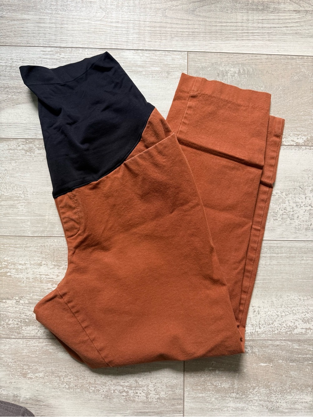 Old Navy Maternity Full Panel Pixie Ankle Pant | Size L | EUC